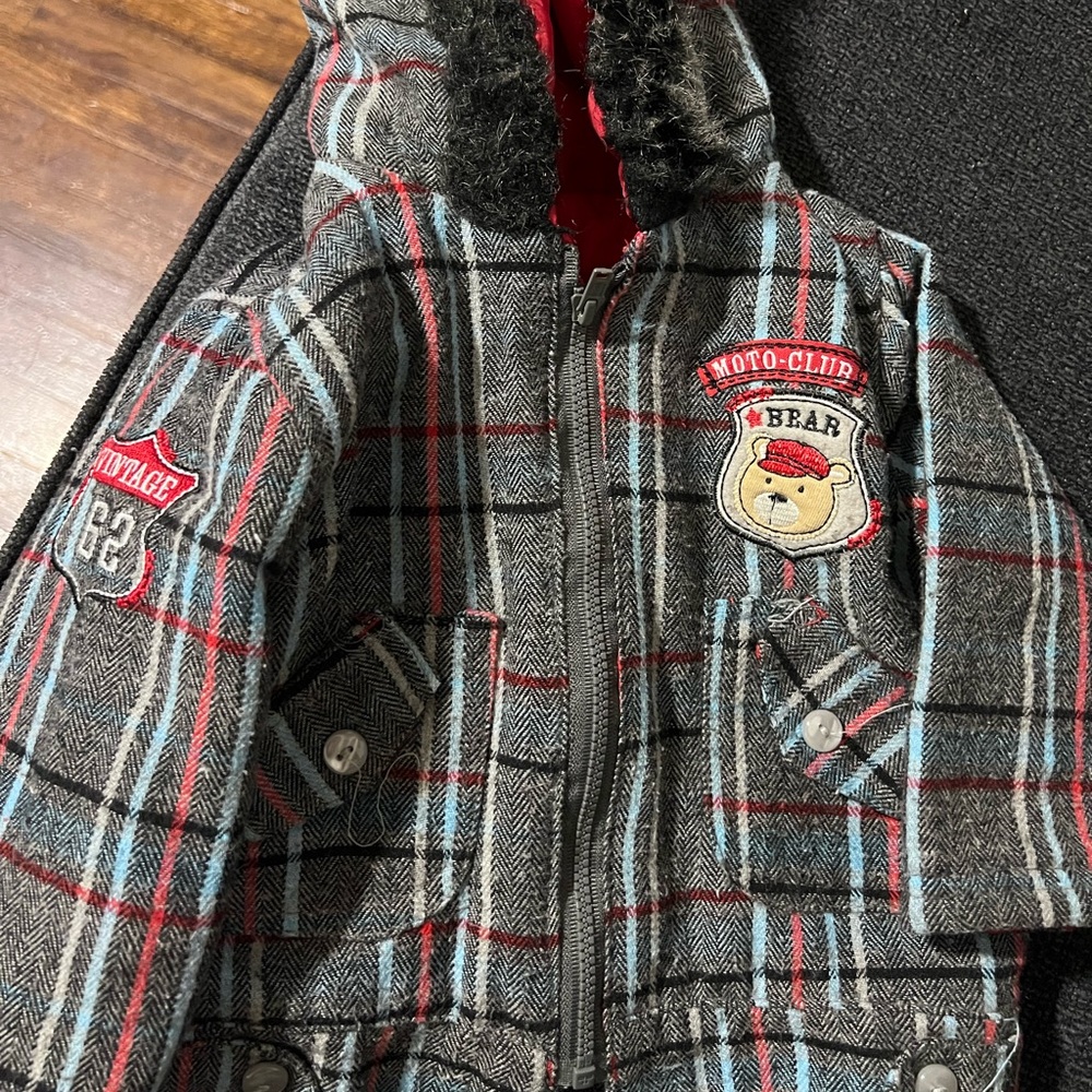6-9 months baby jacket in real good conditions $15 OBO